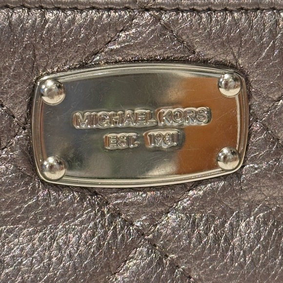 Michael Kors Hamilton Quilted Card/Cash Wristlet - Picture 2 of 10